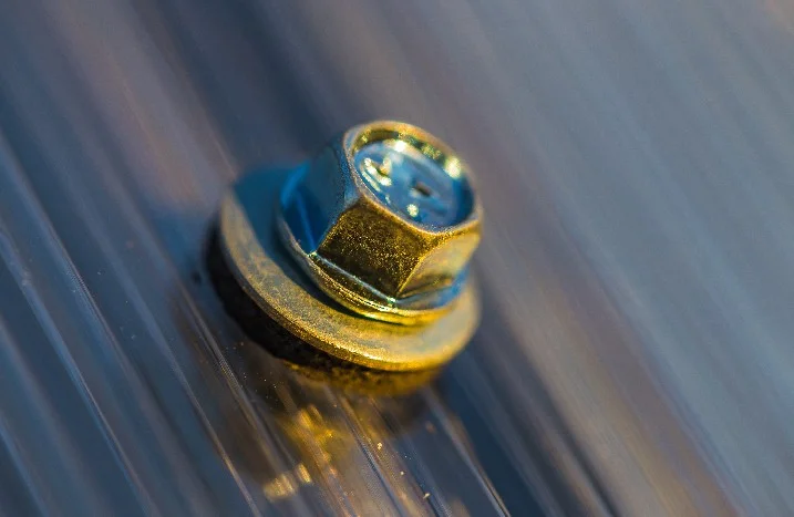 Metallschraube mit Unterlegscheibe
