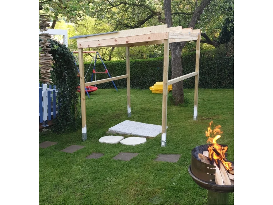 Rohbau eines Gartenhauses