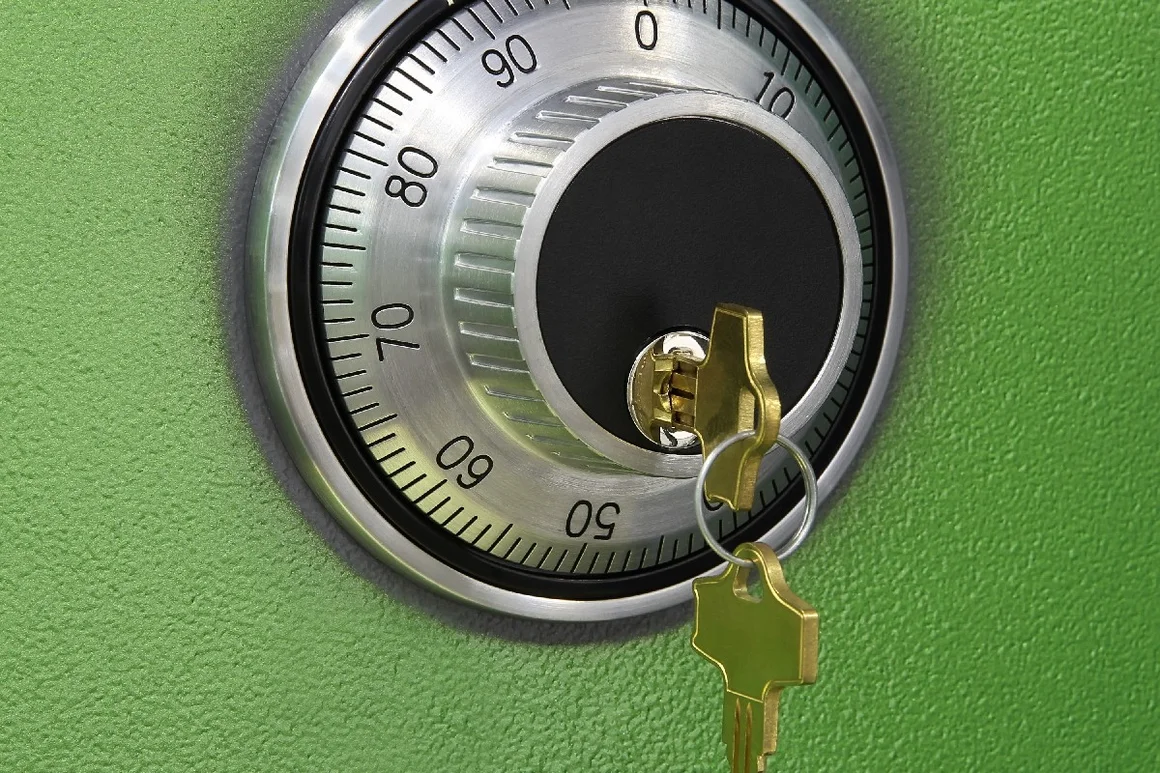 Tresor mit Schlüssel