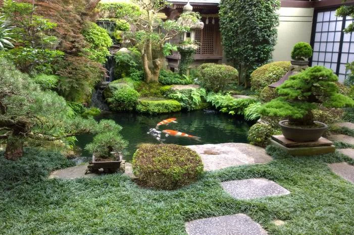 Japanischer Garten mit Teich