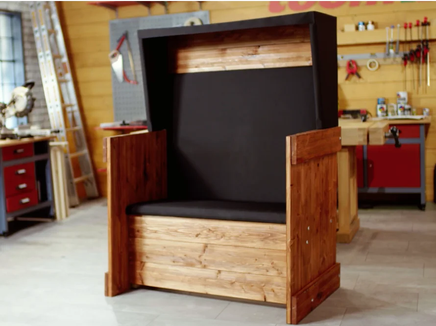 Strandkorb mit Dach aus Holz