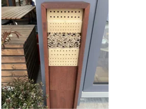 Insektenhotel aus Holz