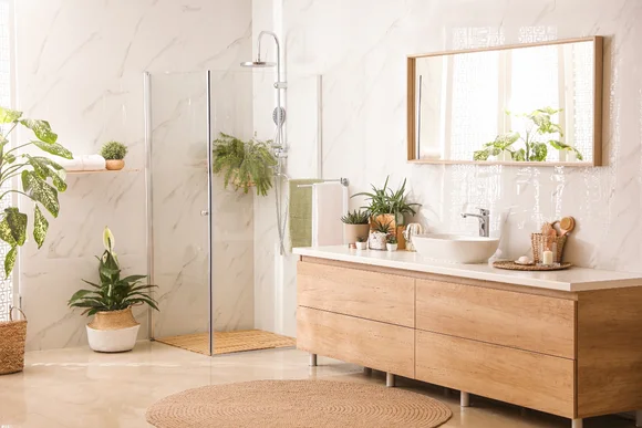 Modernes Badezimmer mit Holzkommode