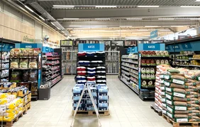 Blick auf das Shop-in-Shop-Konzept mit ZooRoyal