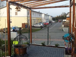 Pergola fertigstellen (Dach, Rankhilfe)