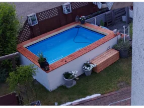 Pool im Garten