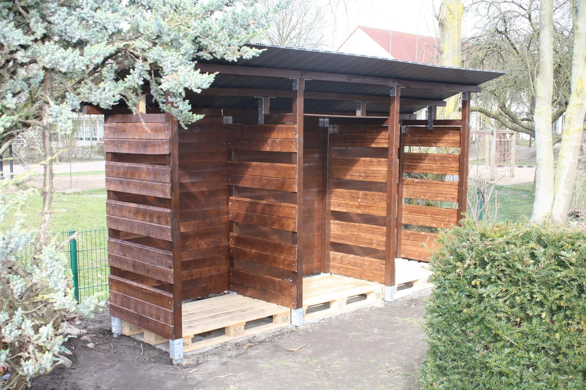 Holzgerüst eines Gartenhauses