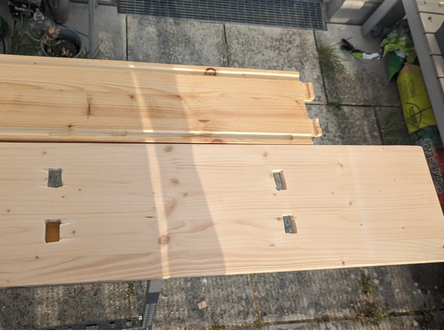 Holzbalken für ein Gartenhaus