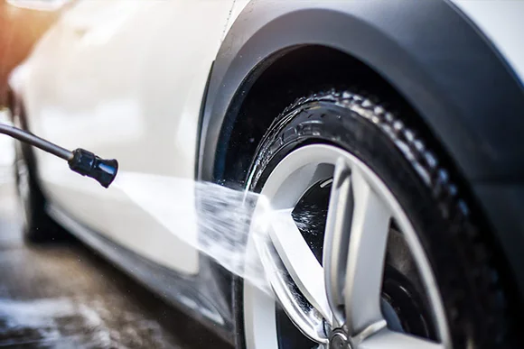 Felge mit Hochdruckreiniger säubern