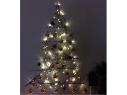 Weihnachtsbaum an der Wand