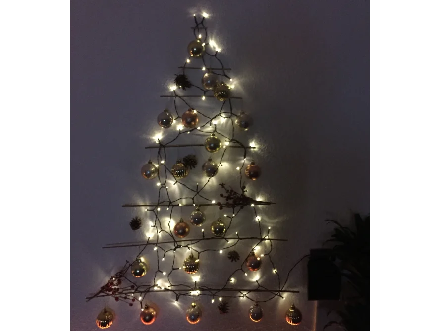 Weihnachtsbaum an der Wand
