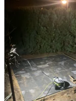 Bodenplatte für Gartenhaus mit Kabeltrommel