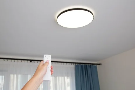 Hand bedient Fernbedienung für Deckenleuchte