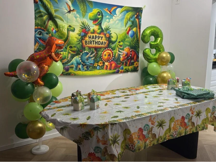 Dinosaurier Geburtstagsdeko mit Luftballons