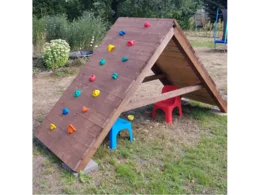 Kletterpyramide Holz