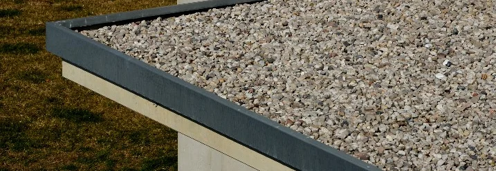 Flachdach mit Kiesschüttung