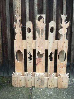 Dekorativer Gartenzaun aus Holz