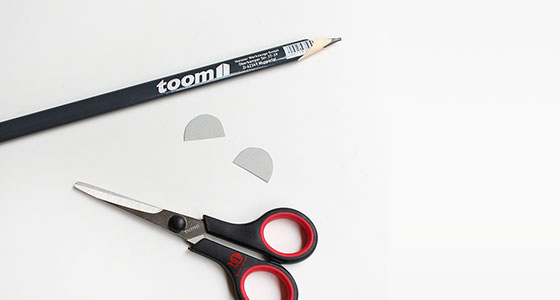 Schere, Bleistift und Papier